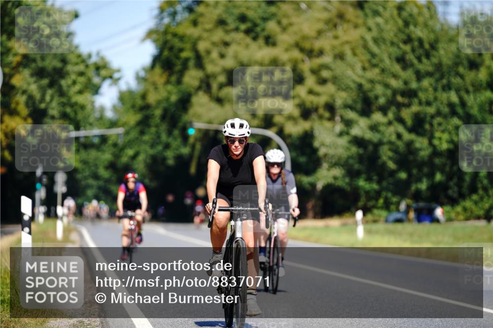 07.09.2025 - 19. Norderstedt Triathlon Michael Burmester http://msf.ph/oto/8837071 07.09.2025 12:51:47 Radfahren 211, 745, 1389 meine-sportfotos.de