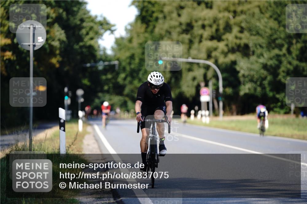 07.09.2025 - 19. Norderstedt Triathlon Michael Burmester http://msf.ph/oto/8837075 07.09.2025 14:12:56 Radfahren 1406 meine-sportfotos.de