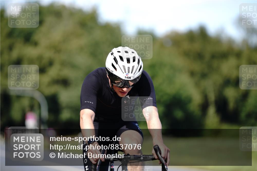 07.09.2025 - 19. Norderstedt Triathlon Michael Burmester http://msf.ph/oto/8837076 07.09.2025 14:12:57 Radfahren 1406 meine-sportfotos.de