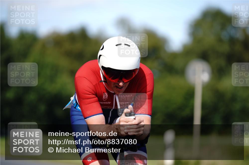 07.09.2025 - 19. Norderstedt Triathlon Michael Burmester http://msf.ph/oto/8837080 07.09.2025 14:13:05 Radfahren 366 meine-sportfotos.de