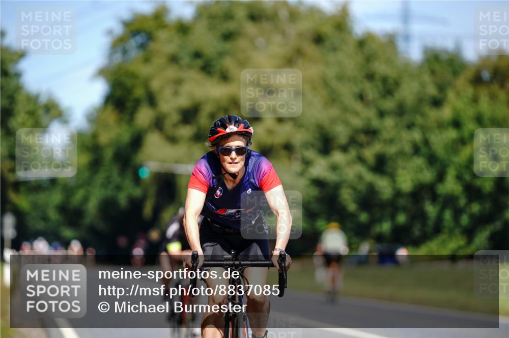 07.09.2025 - 19. Norderstedt Triathlon Michael Burmester http://msf.ph/oto/8837085 07.09.2025 12:51:51 Radfahren 211, 357, 745, 799 meine-sportfotos.de