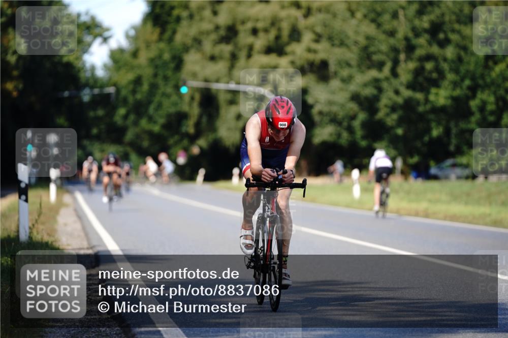 07.09.2025 - 19. Norderstedt Triathlon Michael Burmester http://msf.ph/oto/8837086 07.09.2025 14:13:12 Radfahren 908 meine-sportfotos.de
