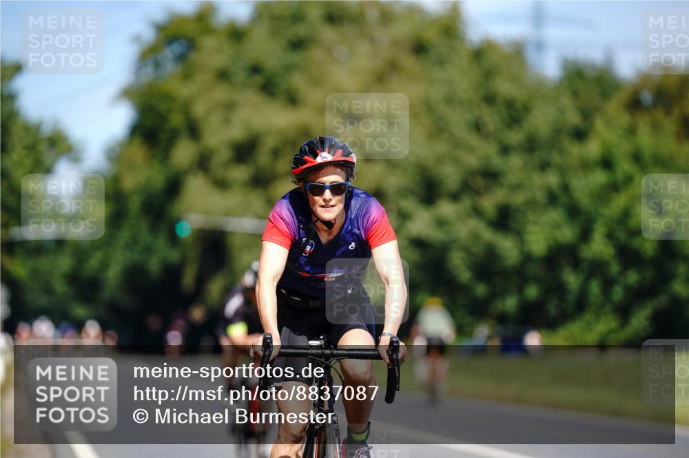 07.09.2025 - 19. Norderstedt Triathlon Michael Burmester http://msf.ph/oto/8837087 07.09.2025 12:51:51 Radfahren 211, 357, 745, 799 meine-sportfotos.de