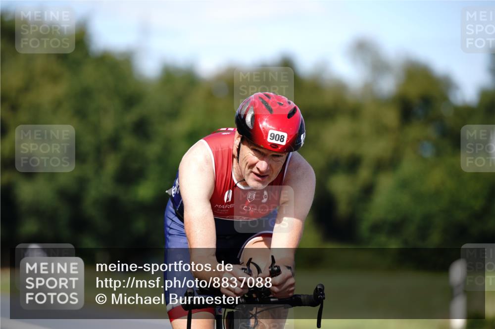 07.09.2025 - 19. Norderstedt Triathlon Michael Burmester http://msf.ph/oto/8837088 07.09.2025 14:13:14 Radfahren 908 meine-sportfotos.de
