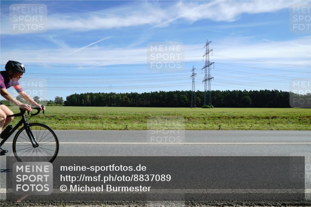 07.09.2025 - 19. Norderstedt Triathlon Michael Burmester http://msf.ph/oto/8837089 07.09.2025 12:02:20 Radfahren 1364 meine-sportfotos.de