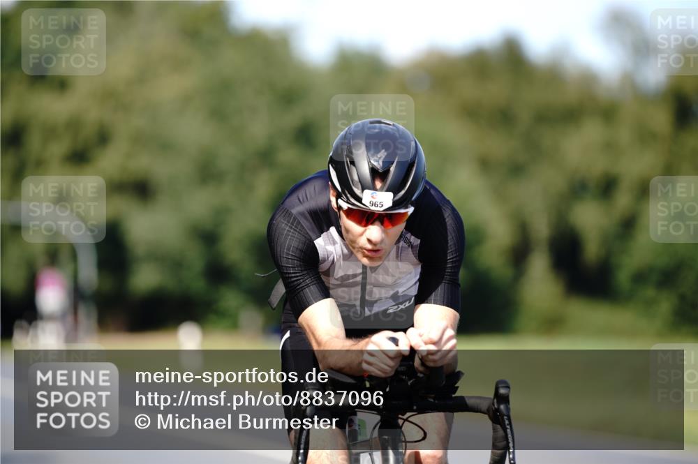 07.09.2025 - 19. Norderstedt Triathlon Michael Burmester http://msf.ph/oto/8837096 07.09.2025 14:13:21 Radfahren 394, 962, 965 meine-sportfotos.de