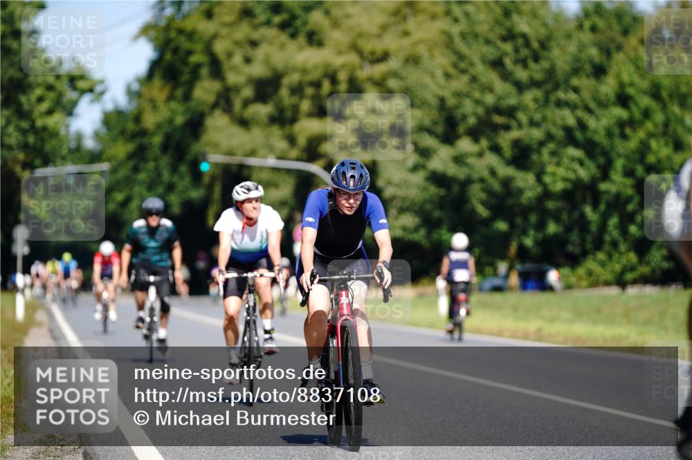 07.09.2025 - 19. Norderstedt Triathlon Michael Burmester http://msf.ph/oto/8837108 07.09.2025 12:52:06 Radfahren 339, 766, 813 meine-sportfotos.de