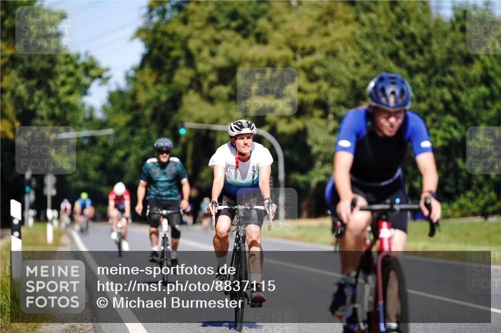 07.09.2025 - 19. Norderstedt Triathlon Michael Burmester http://msf.ph/oto/8837115 07.09.2025 12:52:07 Radfahren 232, 339, 766, 813 meine-sportfotos.de