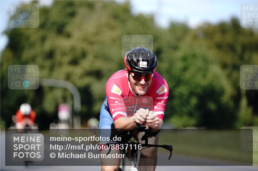 07.09.2025 - 19. Norderstedt Triathlon Michael Burmester http://msf.ph/oto/8837116 07.09.2025 14:13:31 Radfahren 974, 1019 meine-sportfotos.de