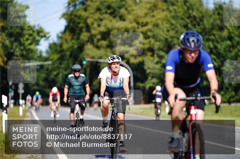 07.09.2025 - 19. Norderstedt Triathlon Michael Burmester http://msf.ph/oto/8837117 07.09.2025 12:52:07 Radfahren 232, 339, 766, 813 meine-sportfotos.de