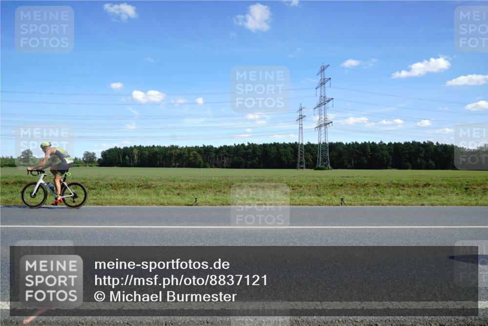 07.09.2025 - 19. Norderstedt Triathlon Michael Burmester http://msf.ph/oto/8837121 07.09.2025 14:08:36 Radfahren 417, 1002, 1031, 1457 meine-sportfotos.de