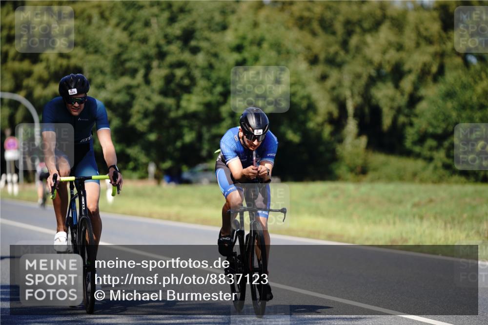 07.09.2025 - 19. Norderstedt Triathlon Michael Burmester http://msf.ph/oto/8837123 07.09.2025 14:13:52 Radfahren 985, 1039, 1478 meine-sportfotos.de