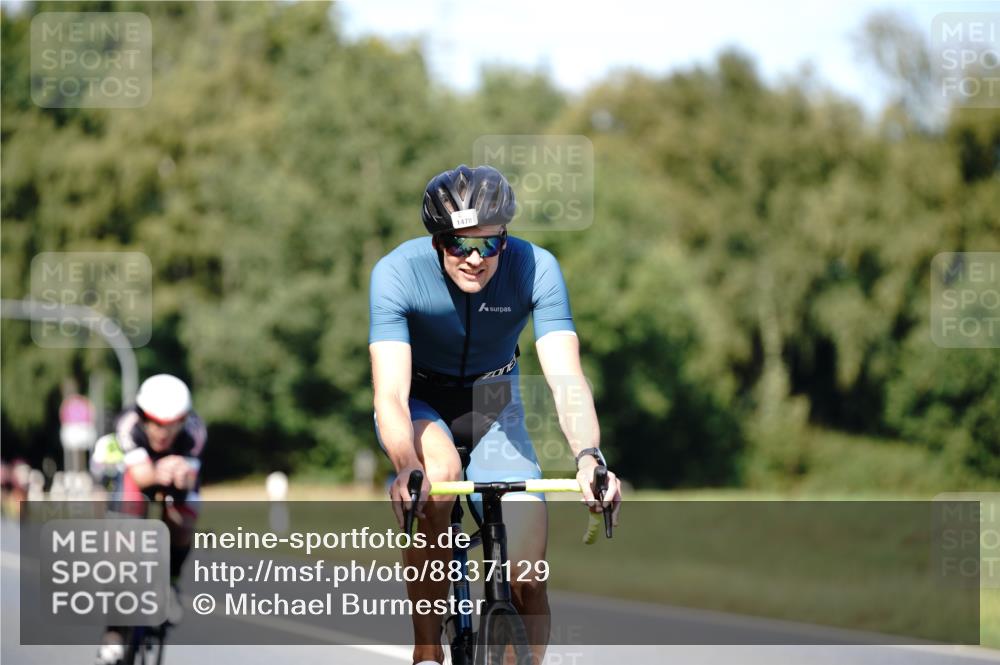 07.09.2025 - 19. Norderstedt Triathlon Michael Burmester http://msf.ph/oto/8837129 07.09.2025 14:13:52 Radfahren 985, 1039, 1478 meine-sportfotos.de