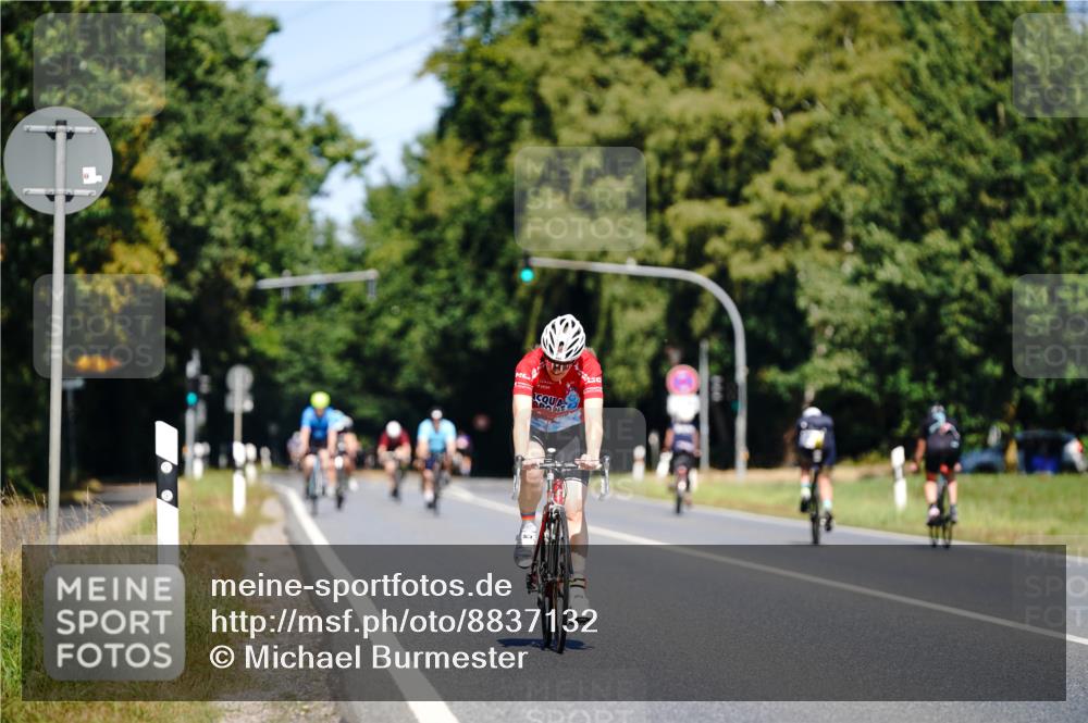 07.09.2025 - 19. Norderstedt Triathlon Michael Burmester http://msf.ph/oto/8837132 07.09.2025 12:52:10 Radfahren 232, 339, 343, 766 meine-sportfotos.de