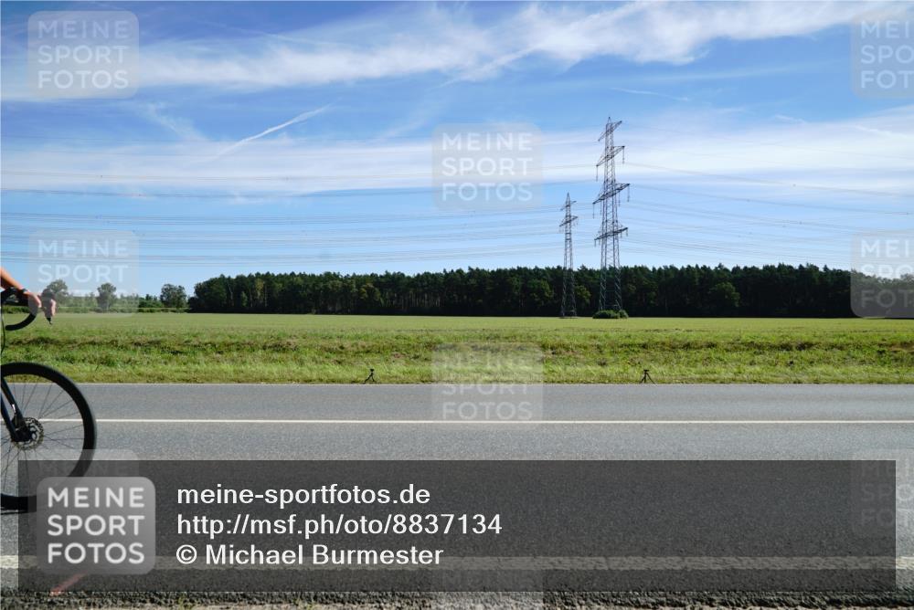 07.09.2025 - 19. Norderstedt Triathlon Michael Burmester http://msf.ph/oto/8837134 07.09.2025 12:02:24 Radfahren 251, 258, 1364 meine-sportfotos.de