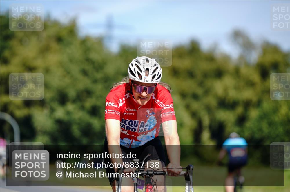 07.09.2025 - 19. Norderstedt Triathlon Michael Burmester http://msf.ph/oto/8837138 07.09.2025 12:52:13 Radfahren 232, 343 meine-sportfotos.de