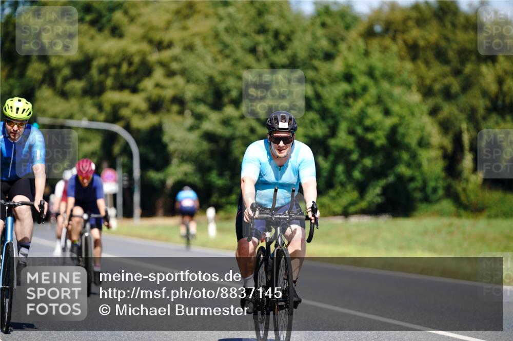 07.09.2025 - 19. Norderstedt Triathlon Michael Burmester http://msf.ph/oto/8837145 07.09.2025 12:52:19 Radfahren 153, 160, 338, 1292 meine-sportfotos.de