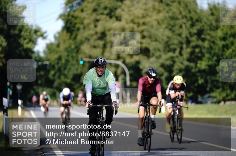 07.09.2025 - 19. Norderstedt Triathlon Michael Burmester http://msf.ph/oto/8837147 07.09.2025 14:13:57 Radfahren 905, 978, 1011, 1465, 1471 meine-sportfotos.de