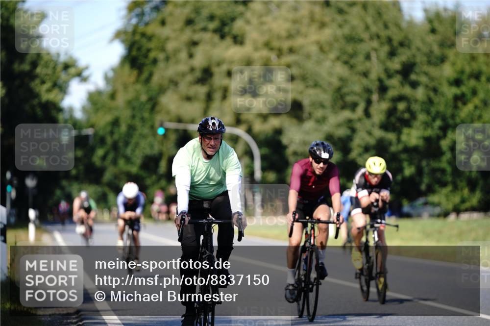 07.09.2025 - 19. Norderstedt Triathlon Michael Burmester http://msf.ph/oto/8837150 07.09.2025 14:13:57 Radfahren 905, 978, 1011, 1465, 1471 meine-sportfotos.de