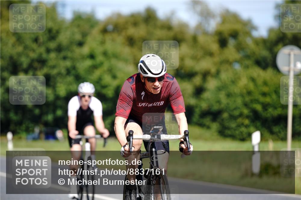 07.09.2025 - 19. Norderstedt Triathlon Michael Burmester http://msf.ph/oto/8837161 07.09.2025 12:52:22 Radfahren 153, 160, 179, 219, 338, 1292, 1356 meine-sportfotos.de