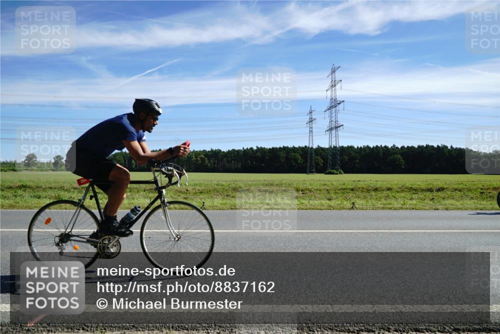 07.09.2025 - 19. Norderstedt Triathlon Michael Burmester http://msf.ph/oto/8837162 07.09.2025 12:02:26 Radfahren 251, 258 meine-sportfotos.de