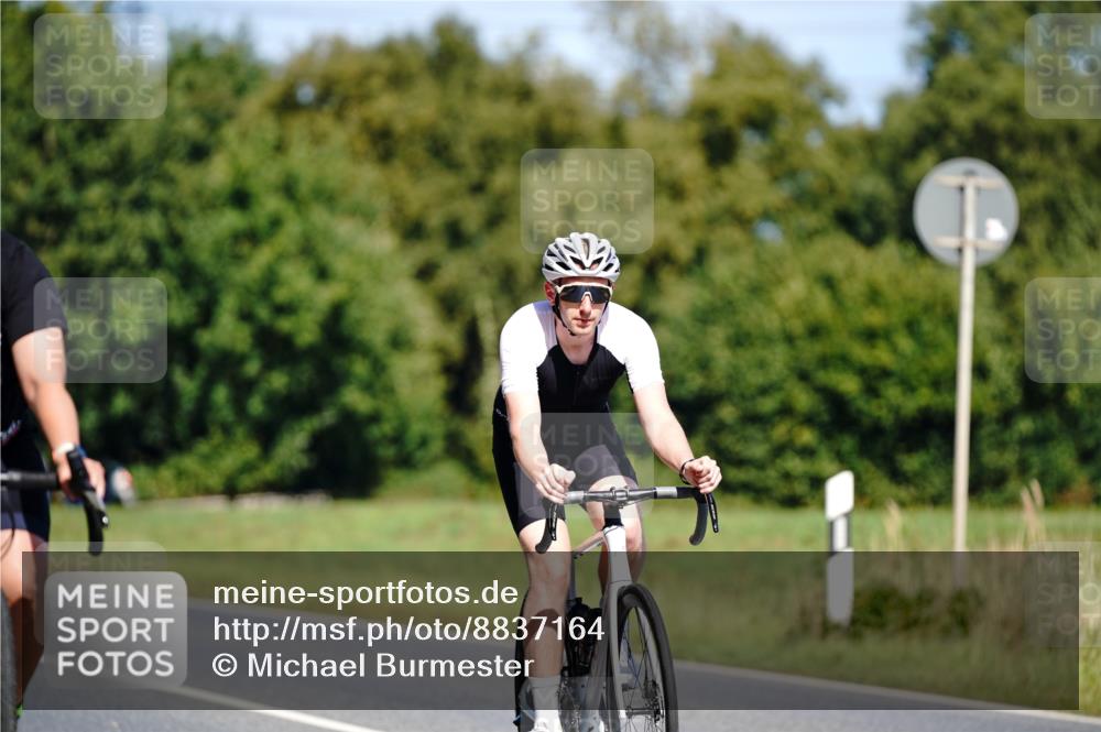 07.09.2025 - 19. Norderstedt Triathlon Michael Burmester http://msf.ph/oto/8837164 07.09.2025 12:52:22 Radfahren 153, 160, 179, 219, 338, 1292, 1356 meine-sportfotos.de