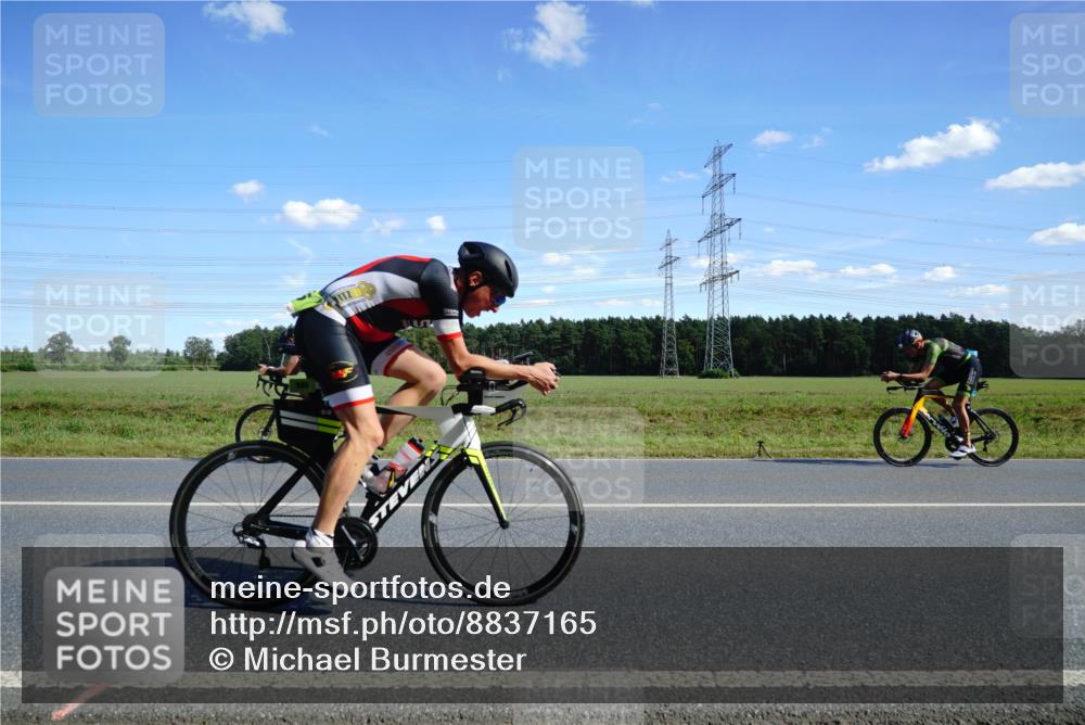 07.09.2025 - 19. Norderstedt Triathlon Michael Burmester http://msf.ph/oto/8837165 07.09.2025 14:08:50 Radfahren 986, 990, 992 meine-sportfotos.de