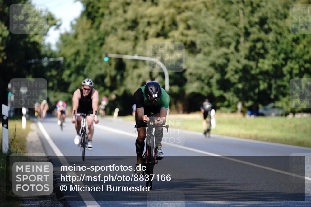 07.09.2025 - 19. Norderstedt Triathlon Michael Burmester http://msf.ph/oto/8837166 07.09.2025 14:14:02 Radfahren 1011, 1037, 1416 meine-sportfotos.de