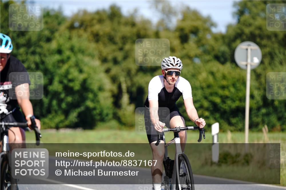 07.09.2025 - 19. Norderstedt Triathlon Michael Burmester http://msf.ph/oto/8837167 07.09.2025 12:52:22 Radfahren 153, 160, 179, 219, 338, 1292, 1356 meine-sportfotos.de