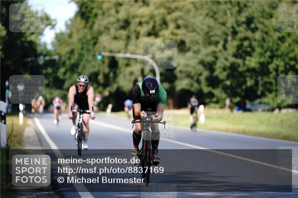 07.09.2025 - 19. Norderstedt Triathlon Michael Burmester http://msf.ph/oto/8837169 07.09.2025 14:14:02 Radfahren 1011, 1037, 1416 meine-sportfotos.de