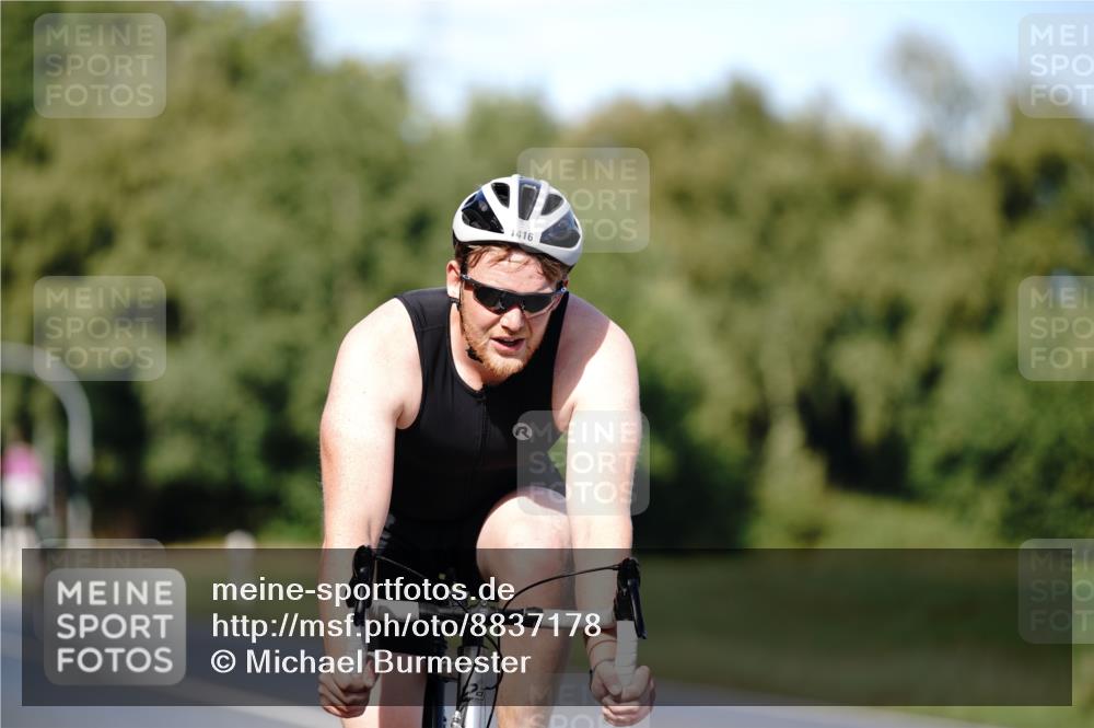 07.09.2025 - 19. Norderstedt Triathlon Michael Burmester http://msf.ph/oto/8837178 07.09.2025 14:14:05 Radfahren 1018, 1037, 1416 meine-sportfotos.de