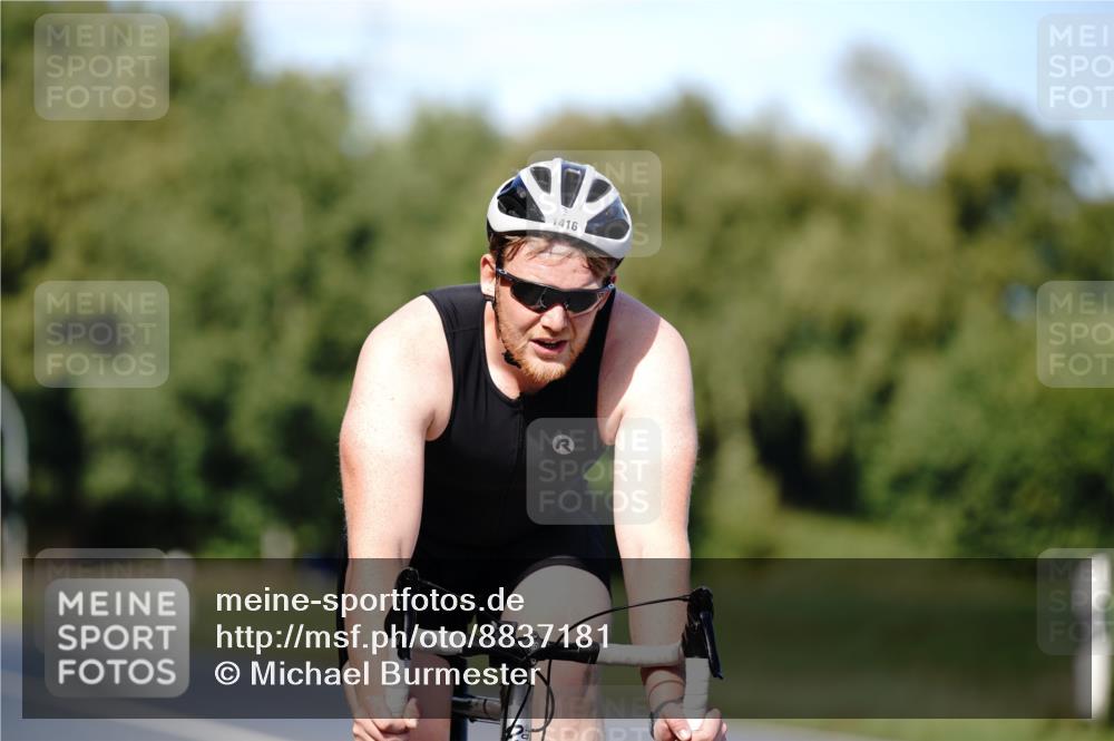 07.09.2025 - 19. Norderstedt Triathlon Michael Burmester http://msf.ph/oto/8837181 07.09.2025 14:14:05 Radfahren 1018, 1037, 1416 meine-sportfotos.de