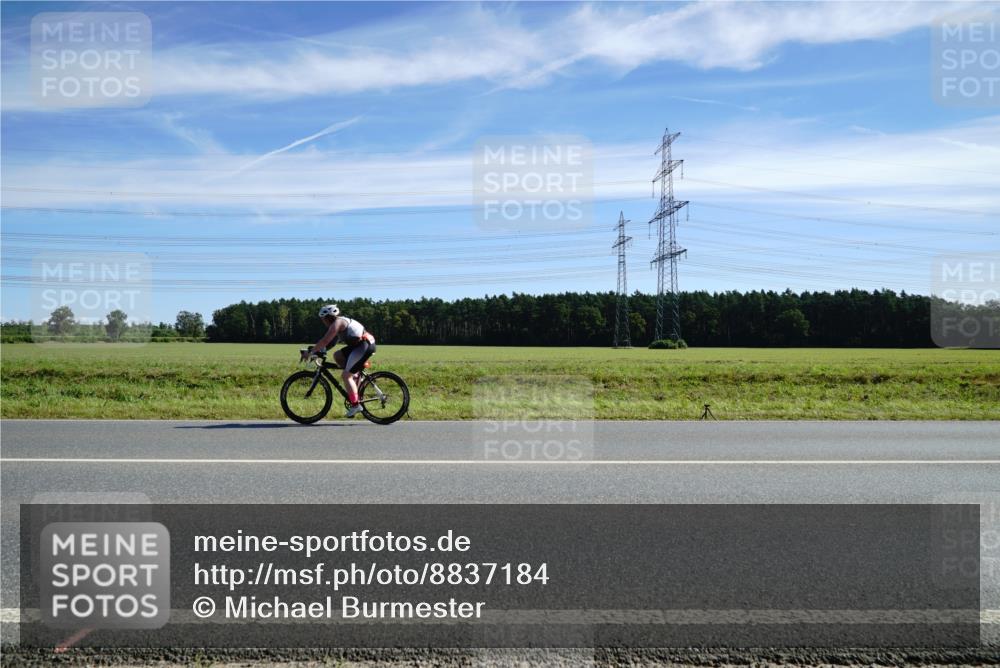 07.09.2025 - 19. Norderstedt Triathlon Michael Burmester http://msf.ph/oto/8837184 07.09.2025 12:02:27 Radfahren 251, 258, 1386 meine-sportfotos.de