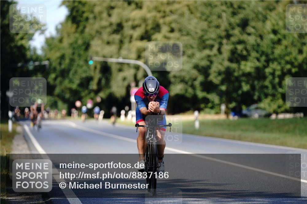 07.09.2025 - 19. Norderstedt Triathlon Michael Burmester http://msf.ph/oto/8837186 07.09.2025 14:14:08 Radfahren 1018, 1416 meine-sportfotos.de
