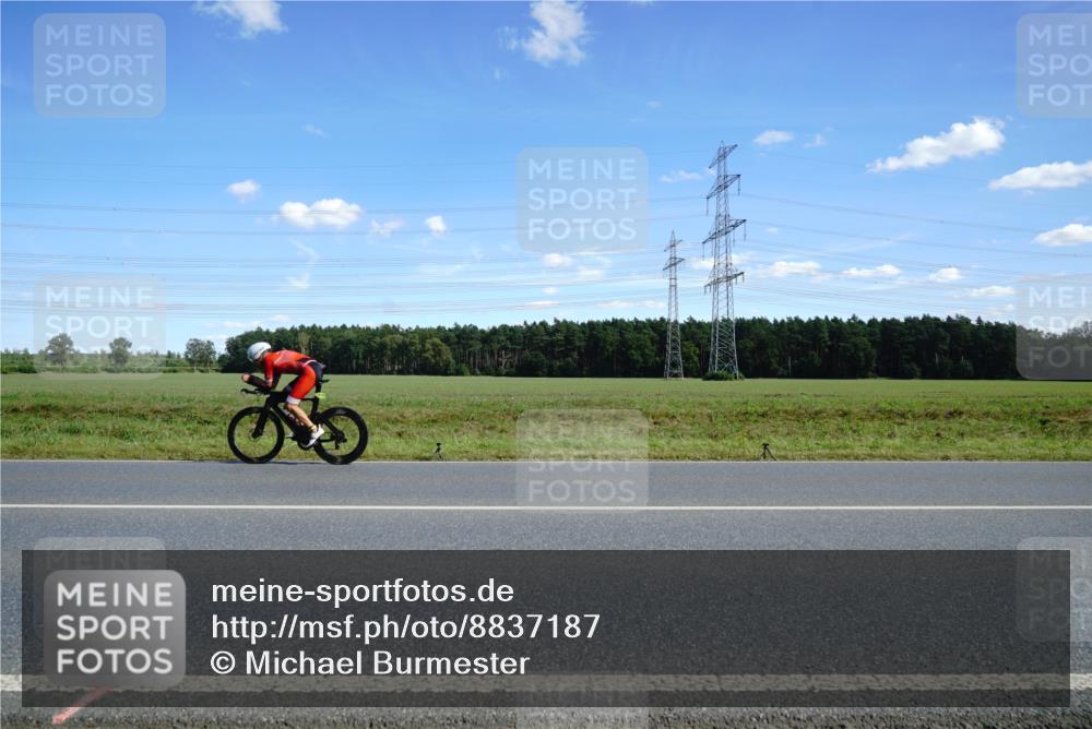 07.09.2025 - 19. Norderstedt Triathlon Michael Burmester http://msf.ph/oto/8837187 07.09.2025 14:08:57 Radfahren  meine-sportfotos.de