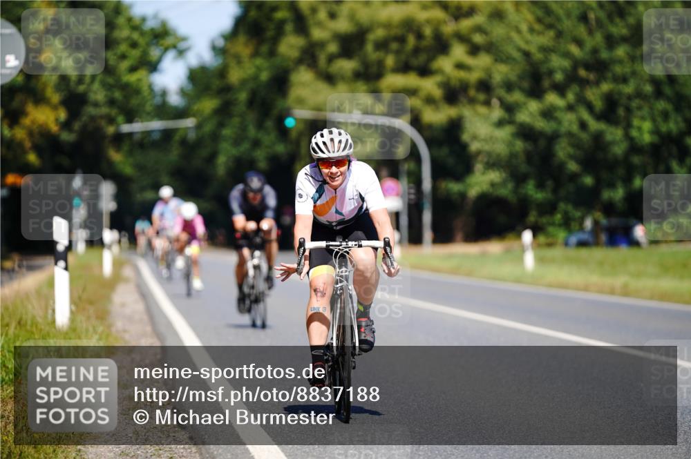 07.09.2025 - 19. Norderstedt Triathlon Michael Burmester http://msf.ph/oto/8837188 07.09.2025 12:52:43 Radfahren 352 meine-sportfotos.de