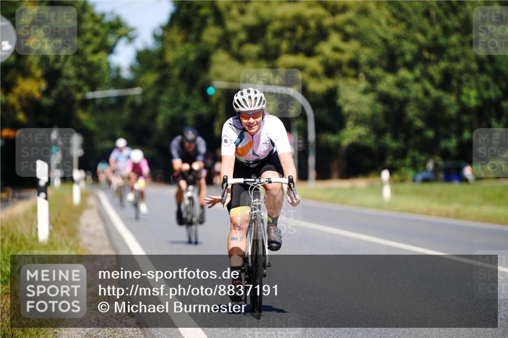 07.09.2025 - 19. Norderstedt Triathlon Michael Burmester http://msf.ph/oto/8837191 07.09.2025 12:52:43 Radfahren 352 meine-sportfotos.de