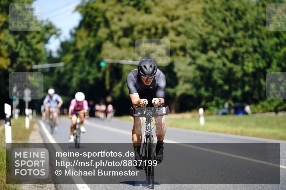 07.09.2025 - 19. Norderstedt Triathlon Michael Burmester http://msf.ph/oto/8837199 07.09.2025 12:52:46 Radfahren 235, 310, 352 meine-sportfotos.de