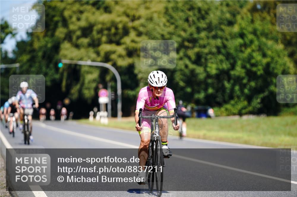 07.09.2025 - 19. Norderstedt Triathlon Michael Burmester http://msf.ph/oto/8837211 07.09.2025 12:52:48 Radfahren 235, 310 meine-sportfotos.de