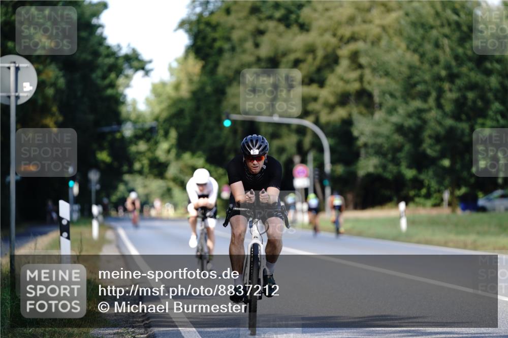 07.09.2025 - 19. Norderstedt Triathlon Michael Burmester http://msf.ph/oto/8837212 07.09.2025 14:14:24 Radfahren 361, 877 meine-sportfotos.de