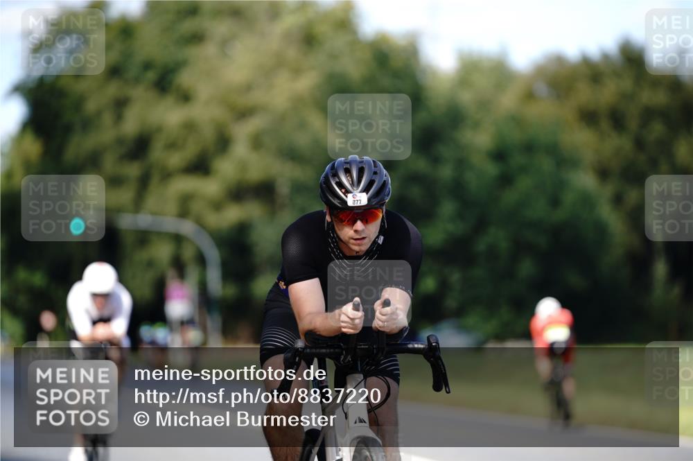 07.09.2025 - 19. Norderstedt Triathlon Michael Burmester http://msf.ph/oto/8837220 07.09.2025 14:14:25 Radfahren 361, 877 meine-sportfotos.de