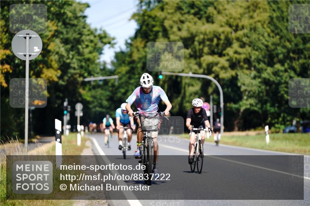 07.09.2025 - 19. Norderstedt Triathlon Michael Burmester http://msf.ph/oto/8837222 07.09.2025 12:52:52 Radfahren 235, 1269 meine-sportfotos.de
