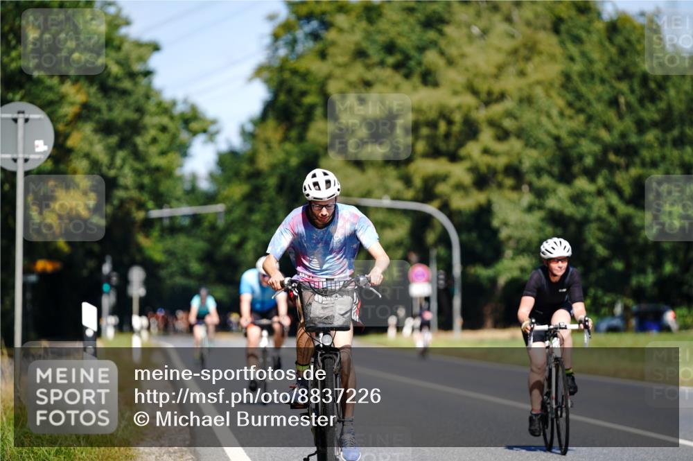 07.09.2025 - 19. Norderstedt Triathlon Michael Burmester http://msf.ph/oto/8837226 07.09.2025 12:52:53 Radfahren 1261, 1269 meine-sportfotos.de