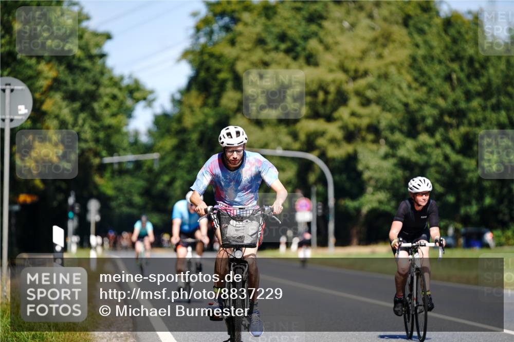 07.09.2025 - 19. Norderstedt Triathlon Michael Burmester http://msf.ph/oto/8837229 07.09.2025 12:52:53 Radfahren 1261, 1269 meine-sportfotos.de