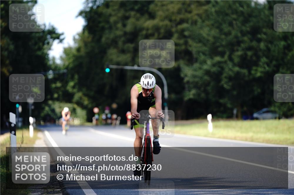 07.09.2025 - 19. Norderstedt Triathlon Michael Burmester http://msf.ph/oto/8837230 07.09.2025 14:14:33 Radfahren 1017 meine-sportfotos.de