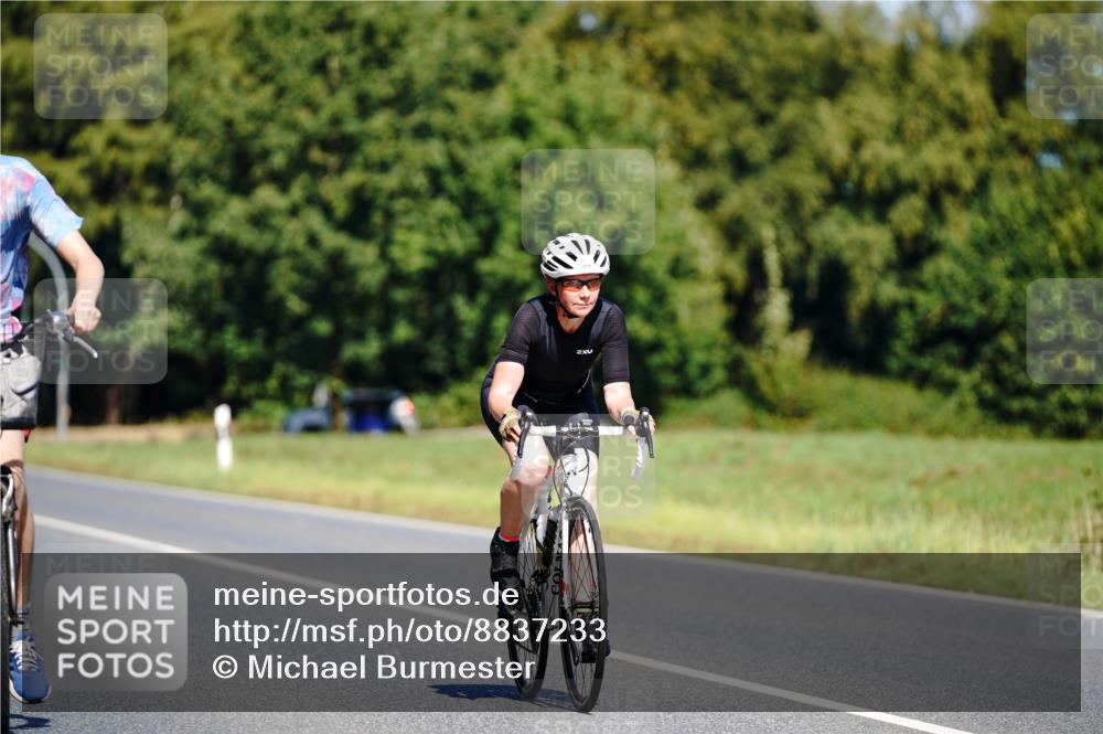 07.09.2025 - 19. Norderstedt Triathlon Michael Burmester http://msf.ph/oto/8837233 07.09.2025 12:52:54 Radfahren 1235, 1261, 1269 meine-sportfotos.de