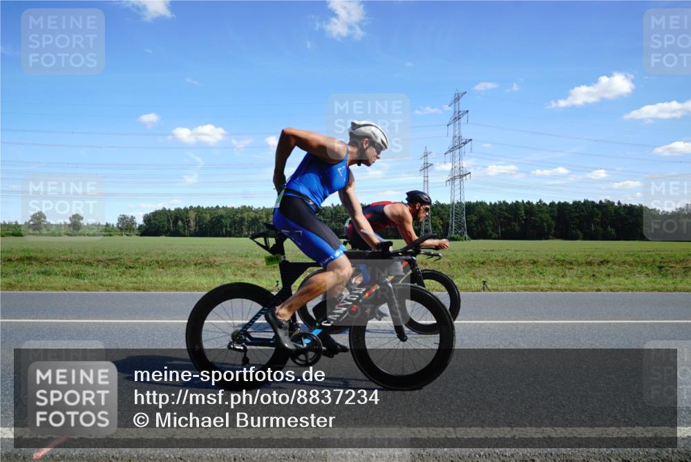 07.09.2025 - 19. Norderstedt Triathlon Michael Burmester http://msf.ph/oto/8837234 07.09.2025 14:09:06 Radfahren 959, 961, 1010 meine-sportfotos.de