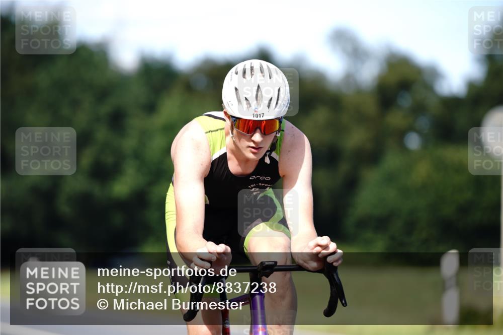 07.09.2025 - 19. Norderstedt Triathlon Michael Burmester http://msf.ph/oto/8837238 07.09.2025 14:14:35 Radfahren 1017 meine-sportfotos.de