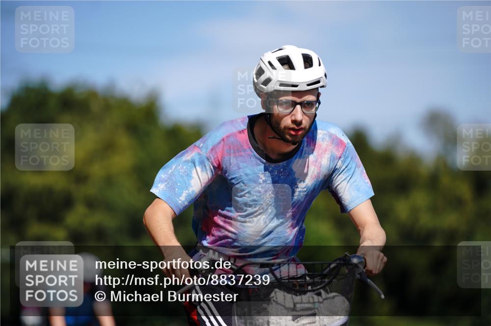 07.09.2025 - 19. Norderstedt Triathlon Michael Burmester http://msf.ph/oto/8837239 07.09.2025 12:52:55 Radfahren 1235, 1261, 1269 meine-sportfotos.de