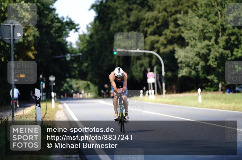 07.09.2025 - 19. Norderstedt Triathlon Michael Burmester http://msf.ph/oto/8837241 07.09.2025 14:14:39 Radfahren 392 meine-sportfotos.de